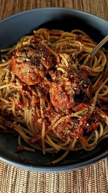 spaghetti and meatballs, spaghetti, meatballs